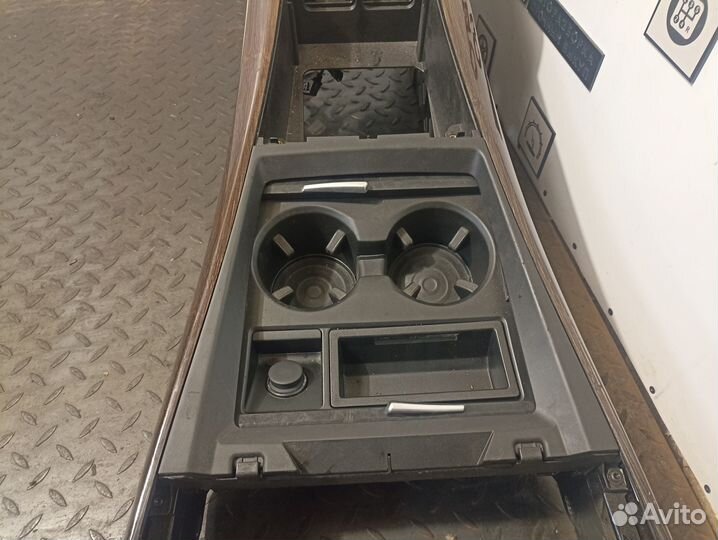 Подлокотник для BMW X5 E70