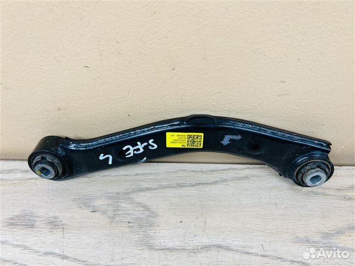 Рычаг подвески верхний задний Hyundai Santa Fe 4