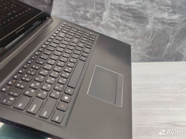 Ноутбук Lenovo / 750gb hdd / intel i3 / 15.6