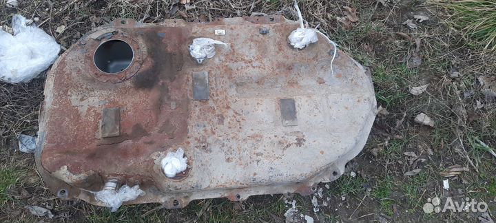 Топливный бак Mitsubishi lancer 9