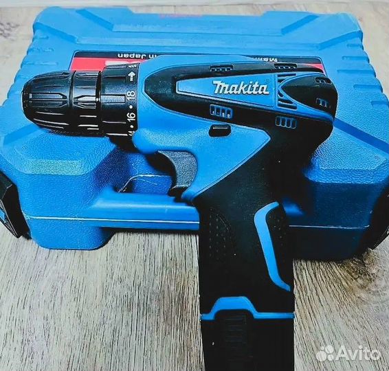 Шуруповерт Makita 12V