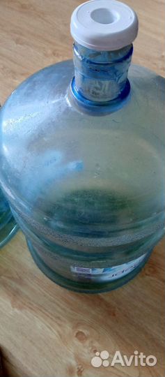 Два бутыля по 19 литров