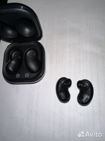 Беспроводные наушники samsung buds live