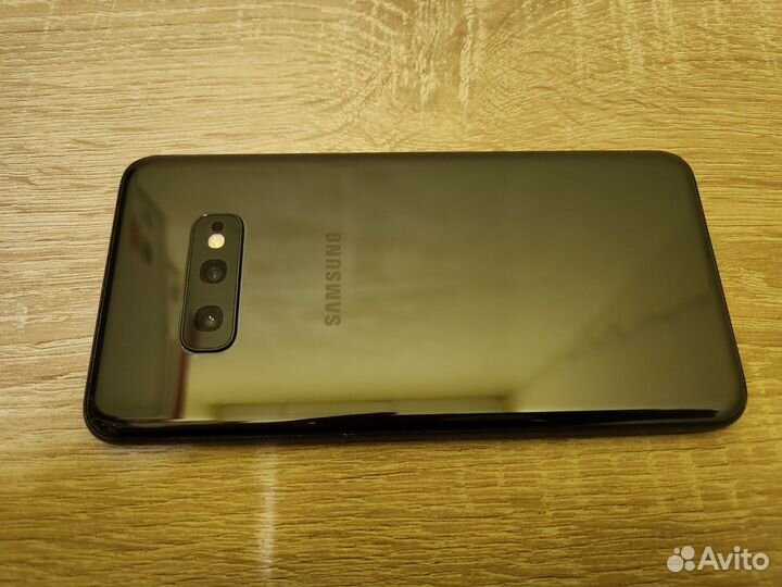 Samsung Galaxy S10e, 6/128 ГБ