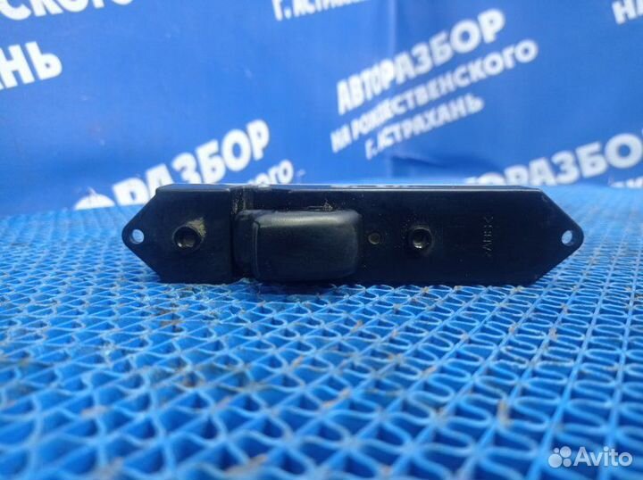 Кнопка стеклоподъемника Mitsubishi Lancer Cedia