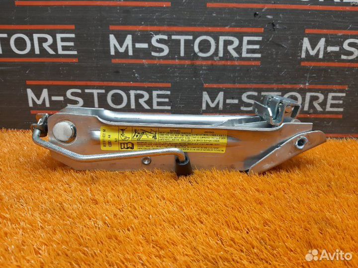 Домкрат Audi A4 B7/8E ALT 2007