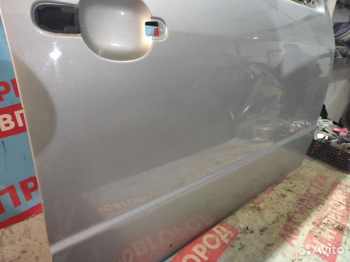 Дверь передняя правая Шкода Фабия 1