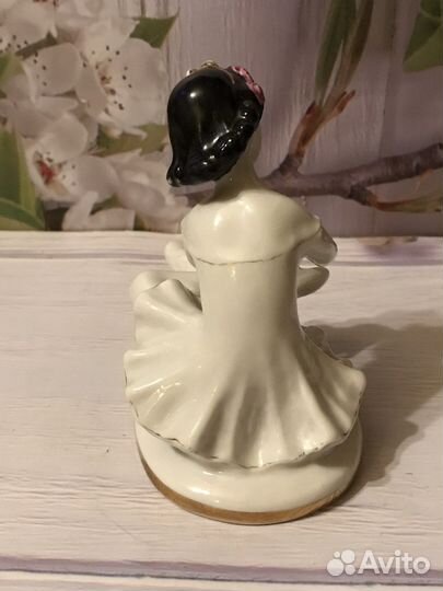 Фарфоровая статуэтка лфз