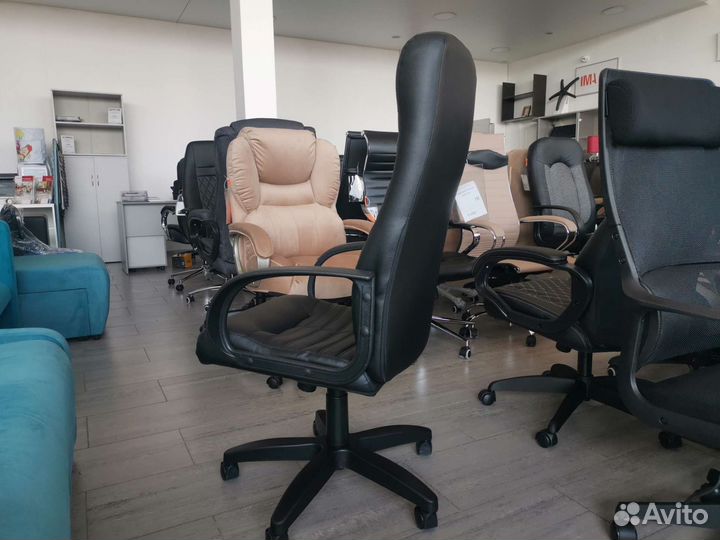 Кресло компьютерное для руководителя новое