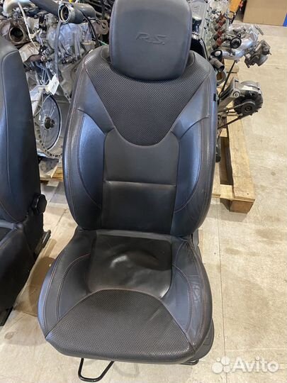 Передние сиденья renault clio rs 4
