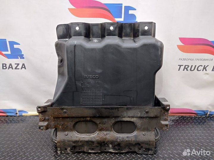 504008525 Ящик инструментальный правый