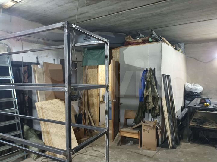 Гараж, > 30 м²