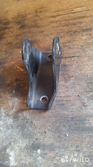 Крепление АКПП митцубиси ланцер 9