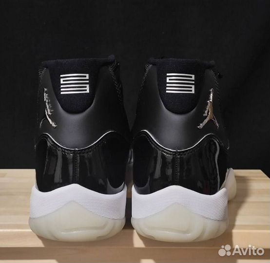 Кроссовки Nike Air Jordan 11 чёрные высокие