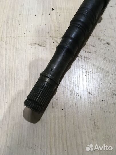 Полуось передняя левая Ауди А6 С4 2.3 АКПП