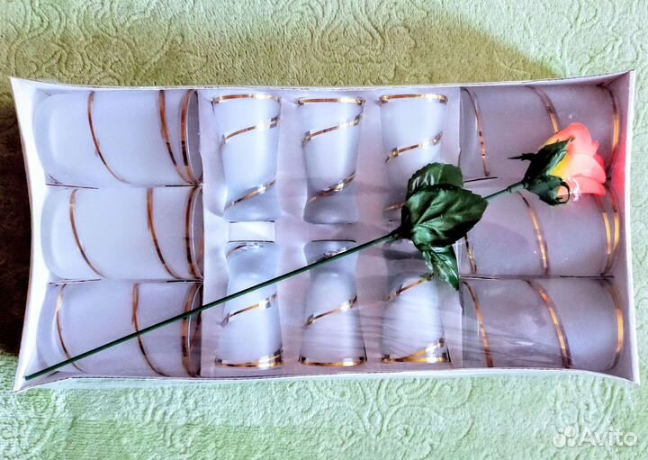 Набор стаканов и рюмок