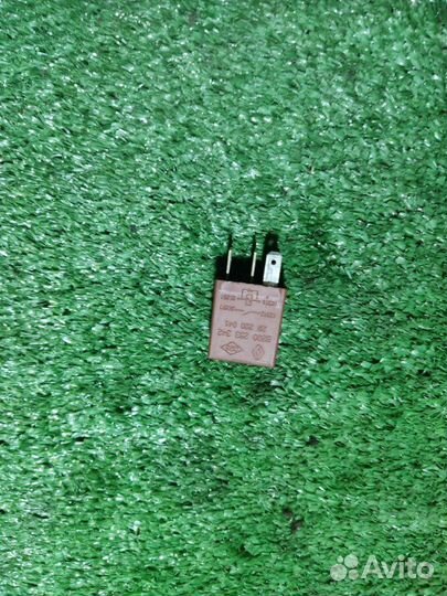 Реле Renault Logan