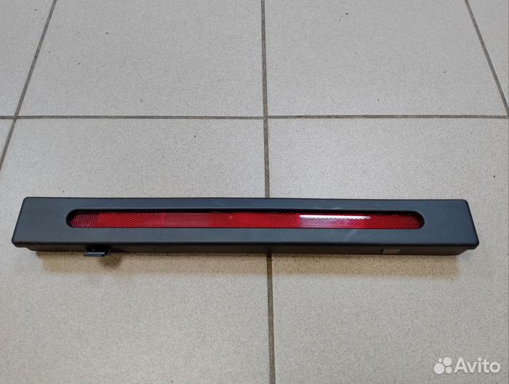 Крюк буксировочный Mercedes-Benz W213