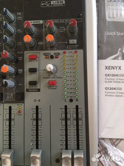 Микшерный пульт behringer Q1204usb