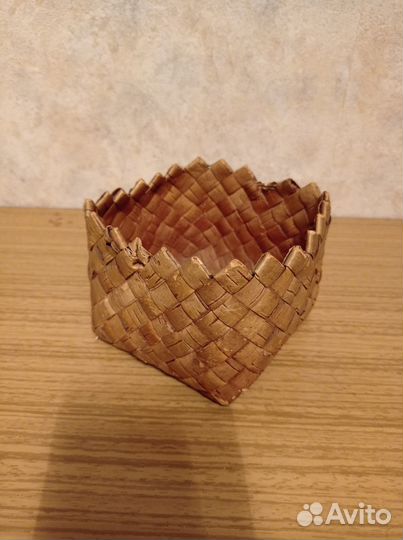 Старинное берестяное лукошко
