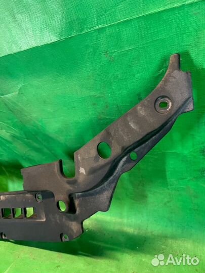 Накладка на телевизор Toyota Camry AVV50 2012