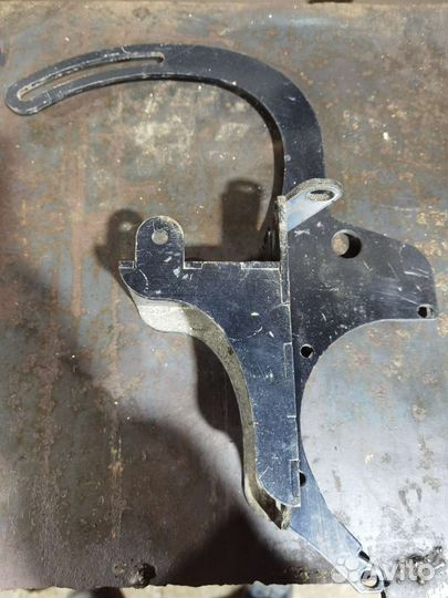 Кронштейн переноса генератора niva