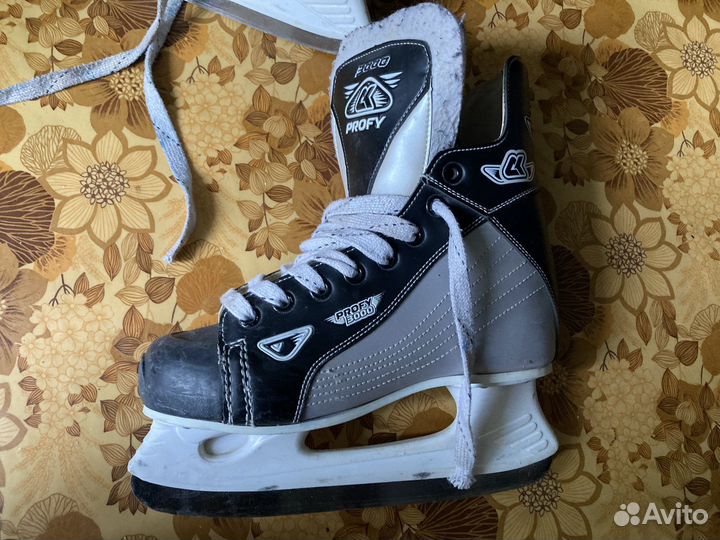 Коньки хоккейные