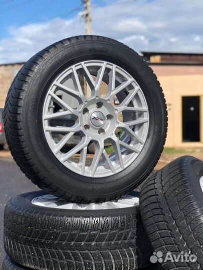 Колеса в сборе R17 5x114.3/Kumho