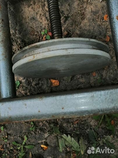 Пресс ручной винтовой для отжима ягод