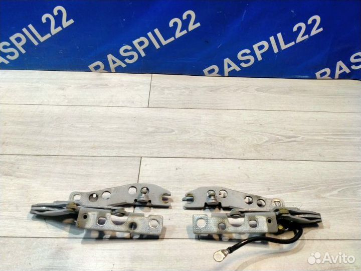 Петля капота Bmw 523I Левый Руль Пробег:38000 Км