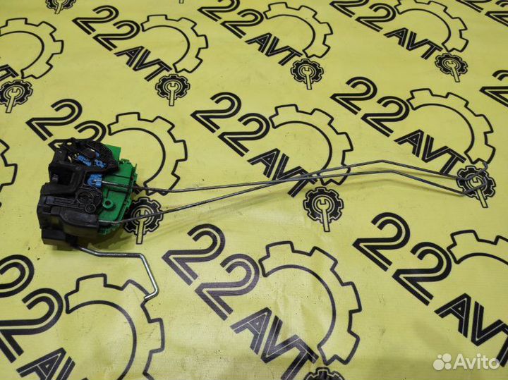 Замок двери задний правый Hyundai Solaris