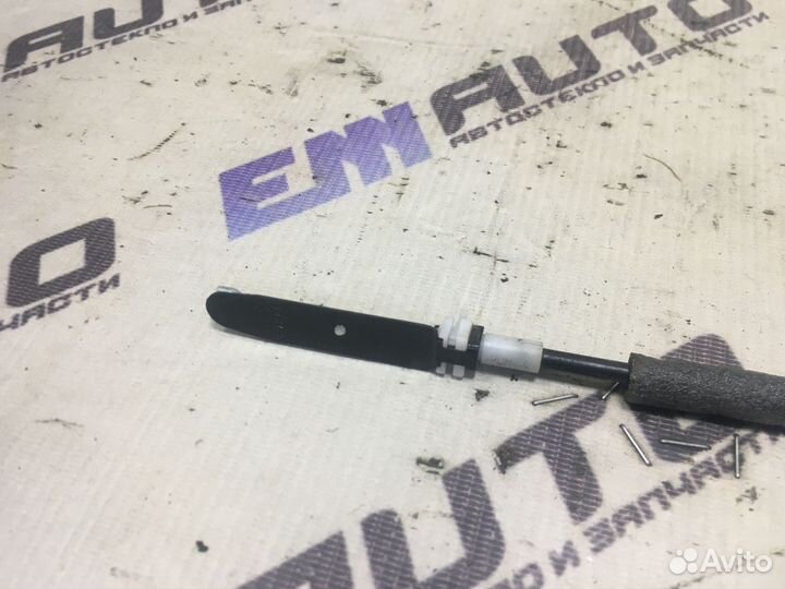 Трос замка двери задней левой Форд Фокус 3