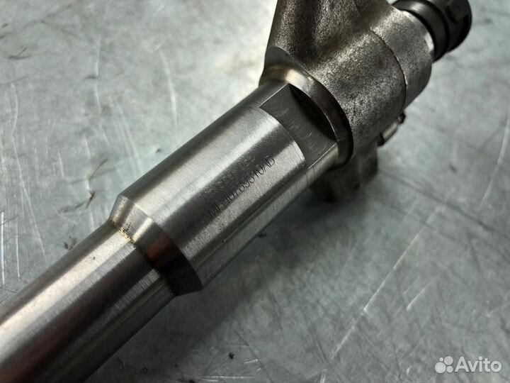 Форсунка топливная Renault 2.3 Dci 8201631838