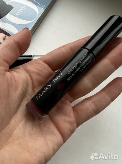 Стойкая лаковая помада mary KAY / Блеск для губ