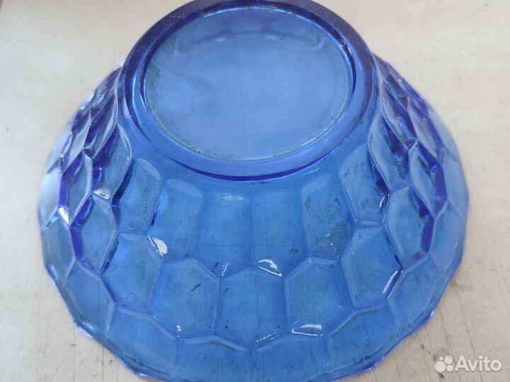 Салатник рельефное синее стекло