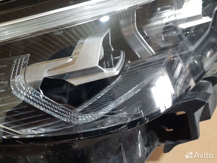 Фара правая Bmw x7 g07 led с дефектом