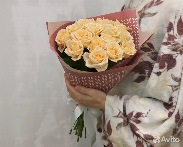 Букет из 15 кремовых роз 50-60 см (Россия)