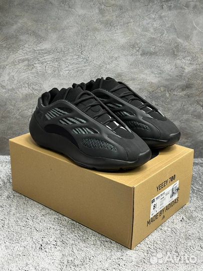 Кроссовки Adidas yeezy Boost 700 V3