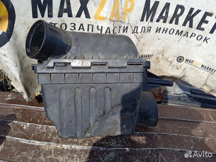 Корпус воздушного фильтра Dodge Intrepid 3.5 1999