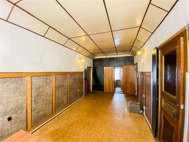 Видовой лофт в историческом центре, нежилое здание