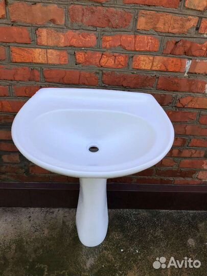 Раковина на пьедестале бу в идеале