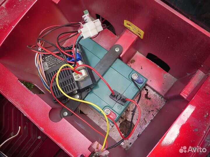 Детский электромобиль