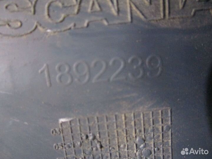 Обшивка стойки правая Scania 1892239