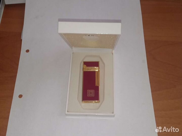 Зажигалка газовая