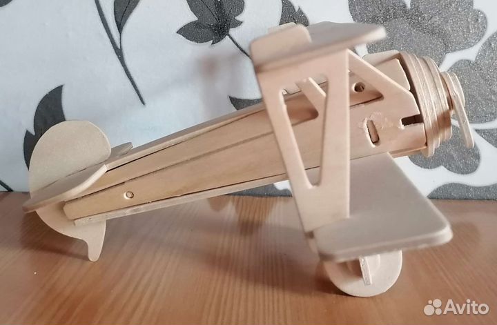 Самолетик деревянный