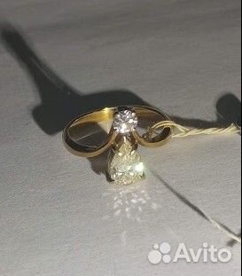 Золотое кольцо с бриллиантами