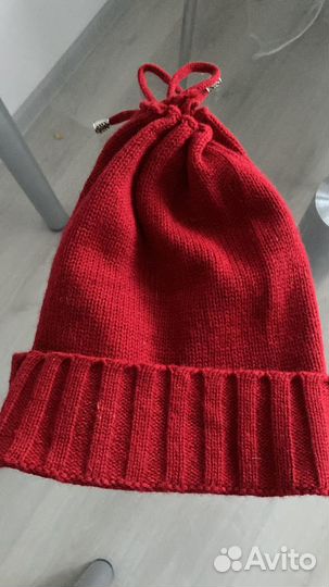 Шапка красная теплая зимняя