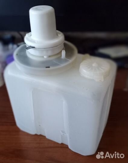 Бачок омывателя в сборе газ-2410, 3307 ваз-2101-07