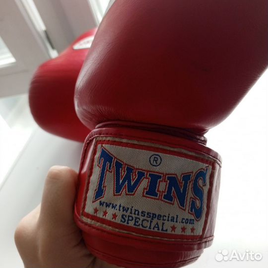 Боксерские перчатки