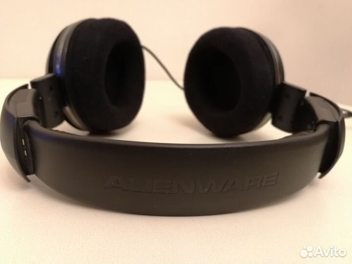 Наушники Alienware